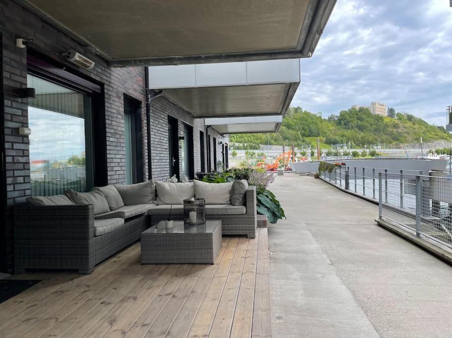 Oceanfront - - Private Patio * Oslo