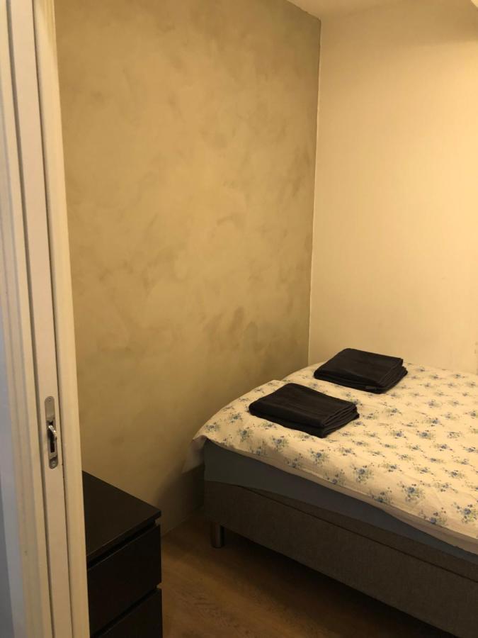 Oceanfront - - Private Patio Apartment *