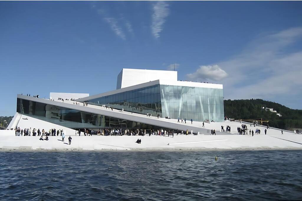 Oceanfront - - Private Patio * Oslo