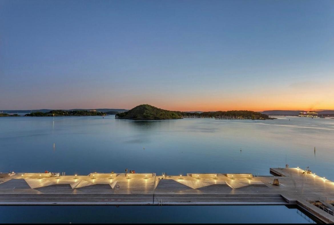 Oceanfront - - Private Patio *