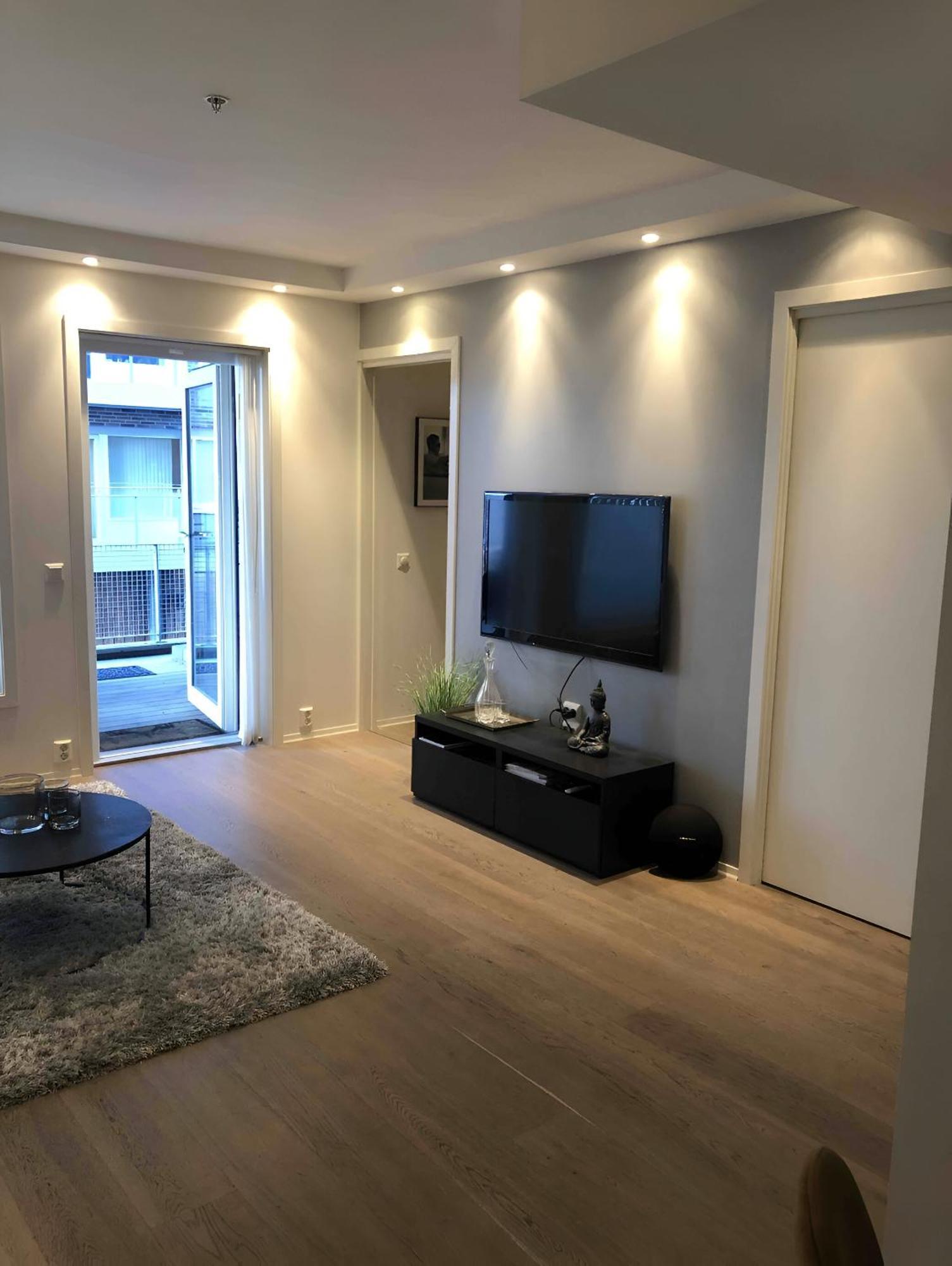 Oceanfront - - Private Patio Apartment *